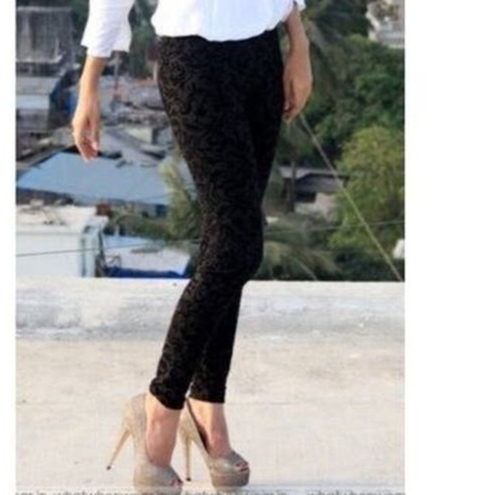 NYDJ Black Jacquard Ankle Slim Straight Jeans - NWT‎